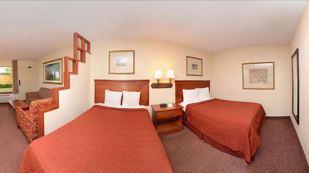 Rodeway Inn & Suites South Of Fiesta Park San Antonio Eksteriør billede