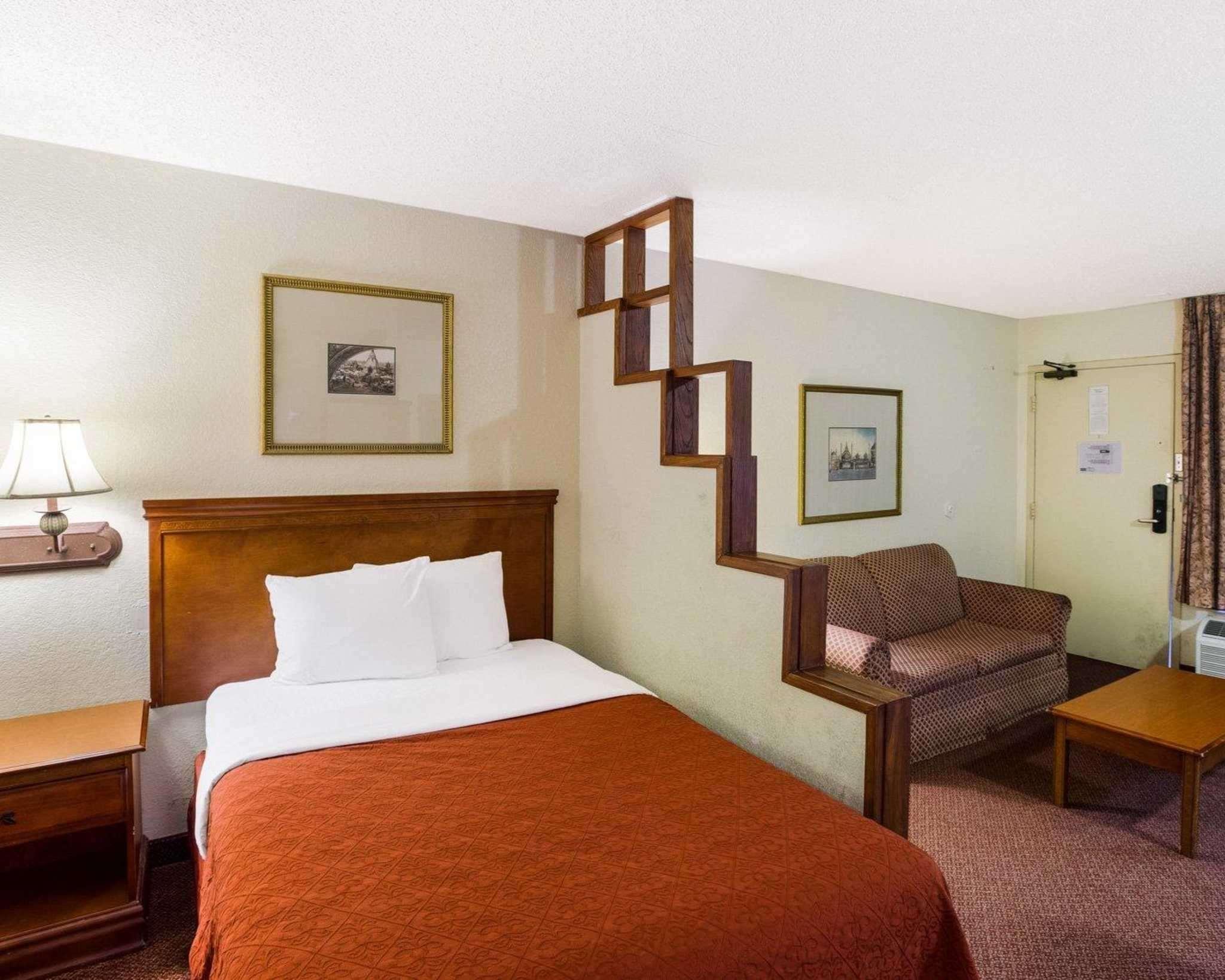 Rodeway Inn & Suites South Of Fiesta Park San Antonio Eksteriør billede