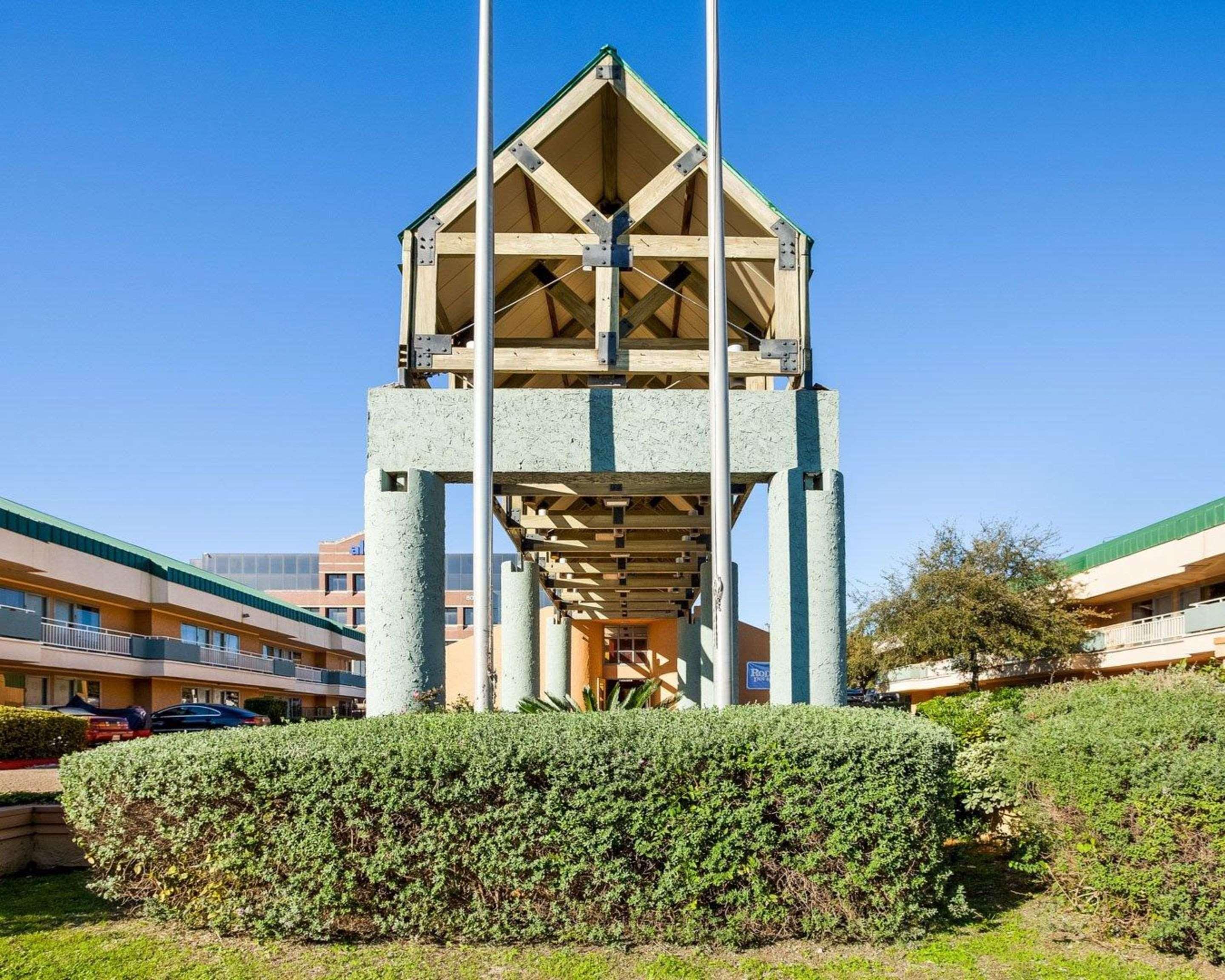 Rodeway Inn & Suites South Of Fiesta Park San Antonio Eksteriør billede
