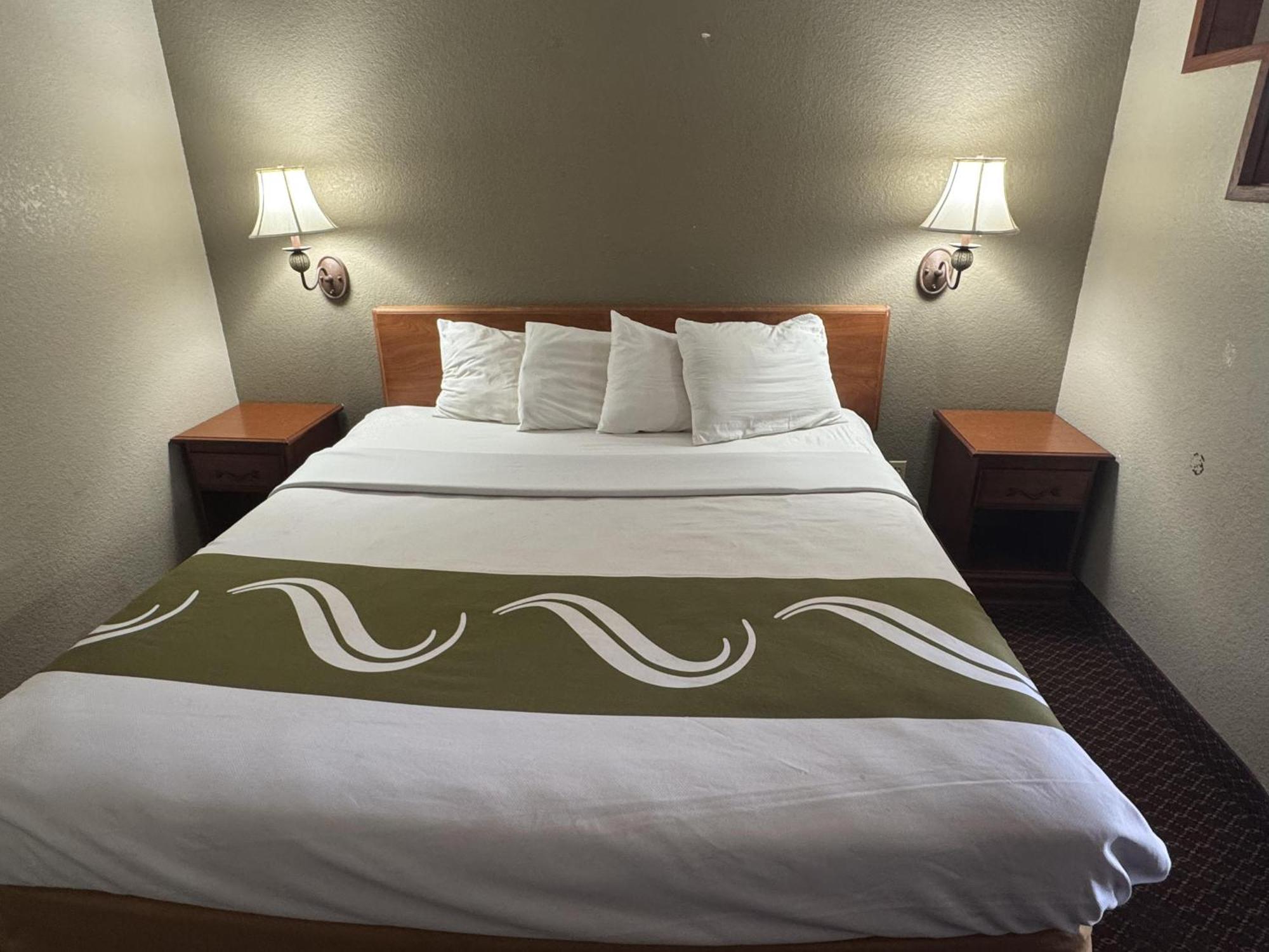 Rodeway Inn & Suites South Of Fiesta Park San Antonio Eksteriør billede